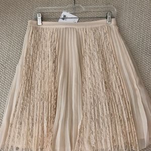 NWT! TopShop Cream and White Lace Pleated Skirt